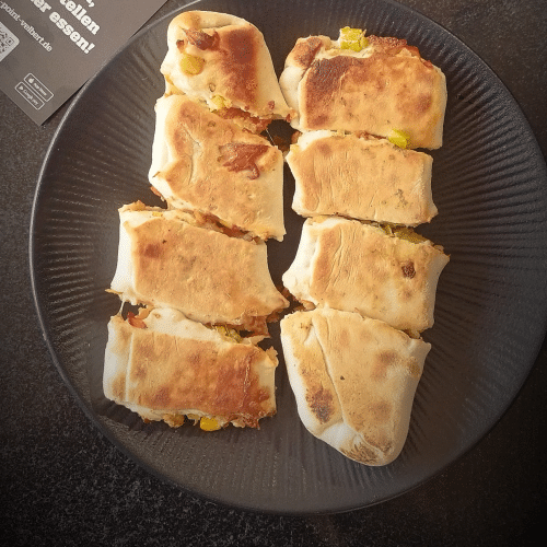 Pizzabrötchen mit einer Zutat nach Wahl