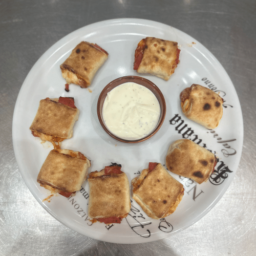 Gefüllte Pizzabrötchen Sucuk