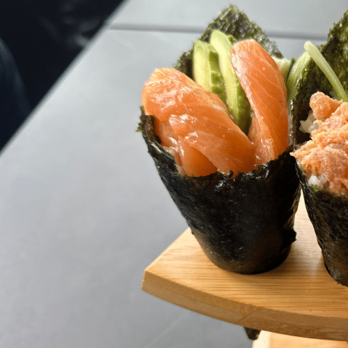 Temaki Marinierter Lachs