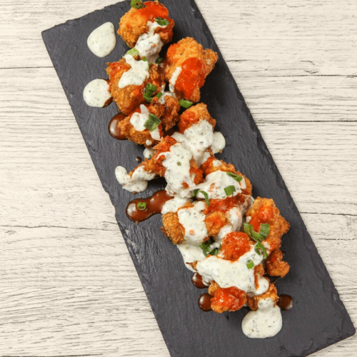 Crispy Blumenkohl and sauce of choice