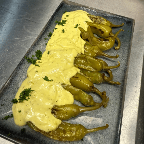 Peperoni mit Knoblauchsauce