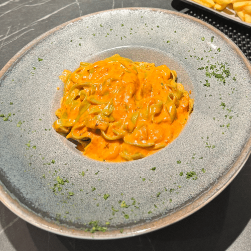 Tagliatelle al Salmone