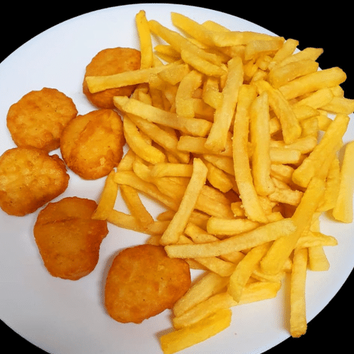 Nuggets (6 Stück) mit pommes