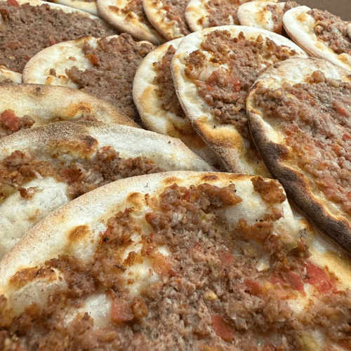 Manakish mit Fleisch