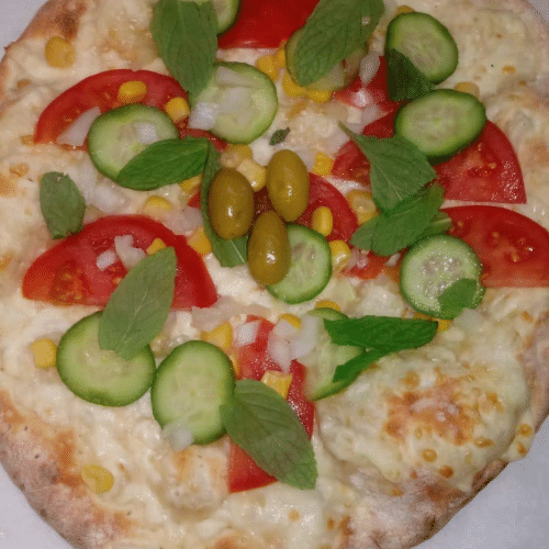 Manakish mit Käse und Oliven