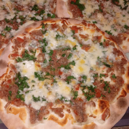 Manakish mit Köfte