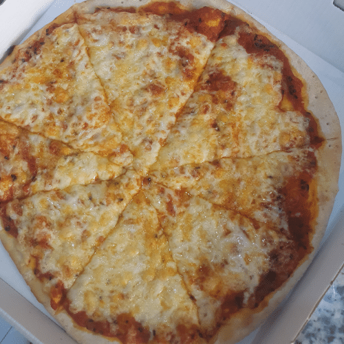 Manakish mit Muhammara mit käse