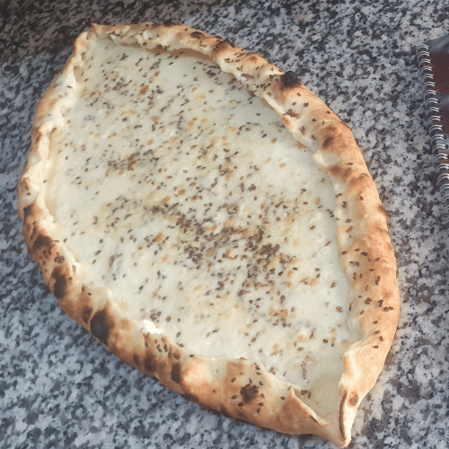 Pide mit Käse