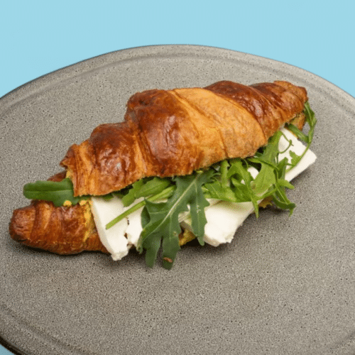 Croissant Sandwich mit Hummus & Ziegenkäse