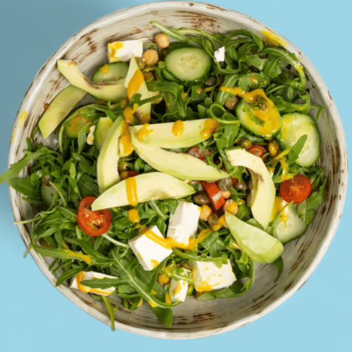 Rucolasalat mit Avocado und Ziegenkäse