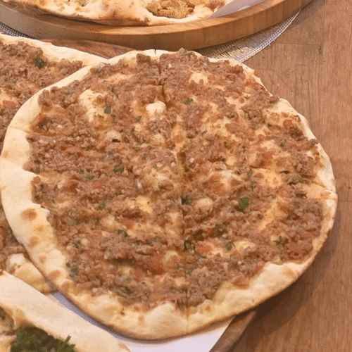 Lahmacun mit Gemüse