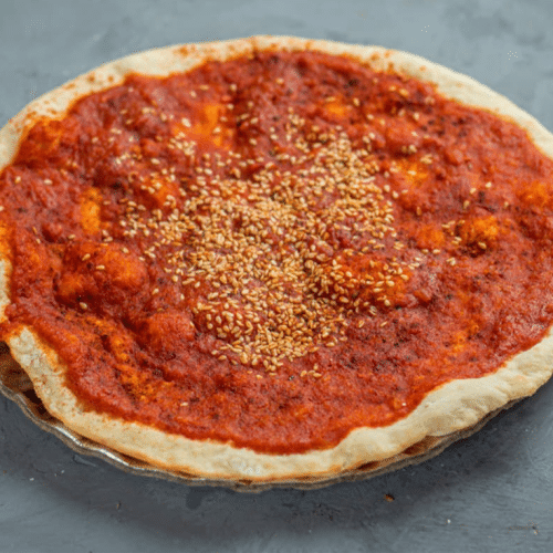 Manaqisch mit Muhammara (scharf)