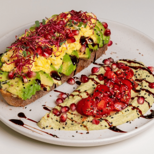 Avo und Eggs on Bread