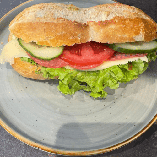 Belegtes mit Salami und Käse
