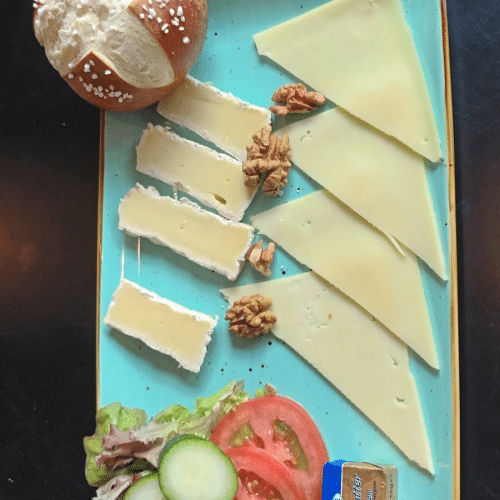 Käsefrühstück