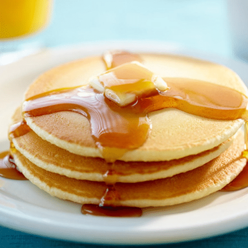 Pancakes mit Ahornsirup