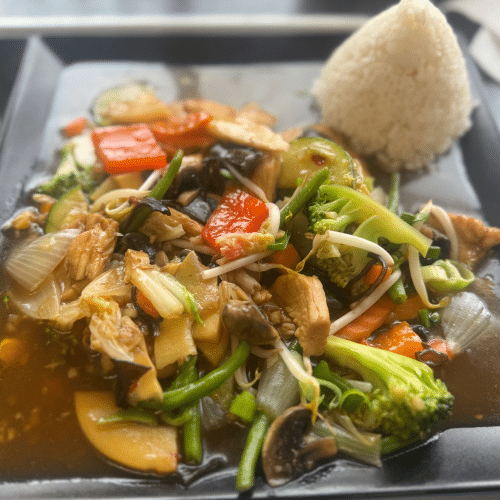 Knoblauch Spicy mit Hähnchenfleisch