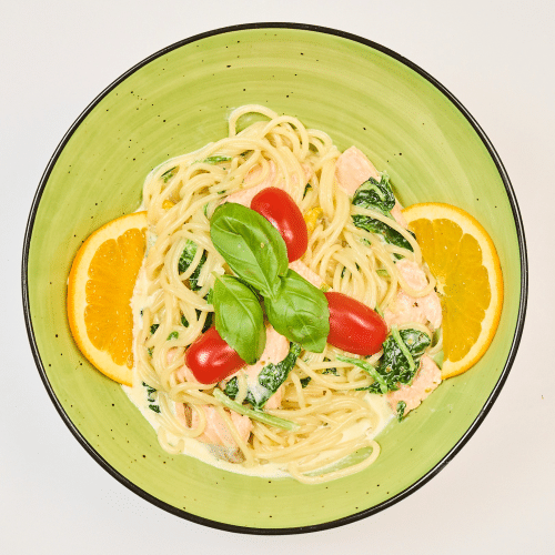 Spaghetti mit Lachs, Spinat und Sahnesauce