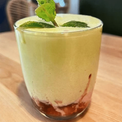 Matcha Erdbeere Limonade