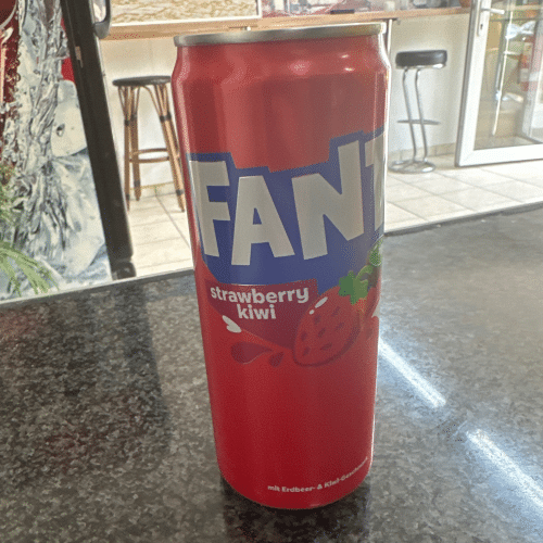 Fanta Strawberry und Kiwi 0,33l (EINWEG)