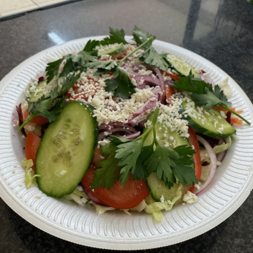 Gemischter Salat mit Käse