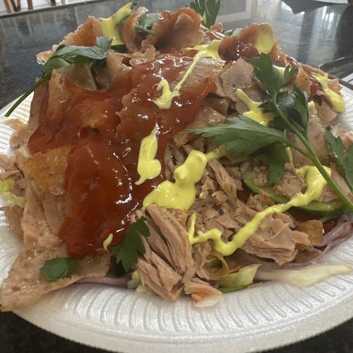 Gemischter Salat mit Thunfisch und Fleisch