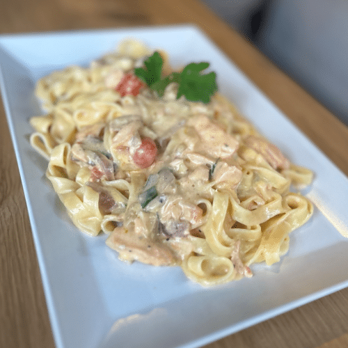 Tagliatelle al Salmone