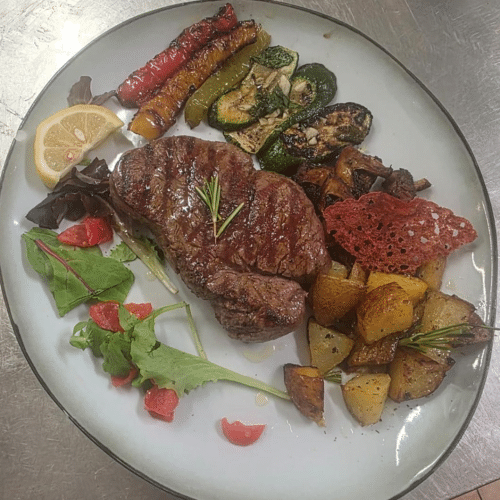 Rinderfilet von Grill Mit Gemüse und Rosmarin Kartoffeln