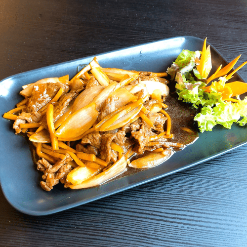 Rindfleisch mit Bambussprossenstreifen
