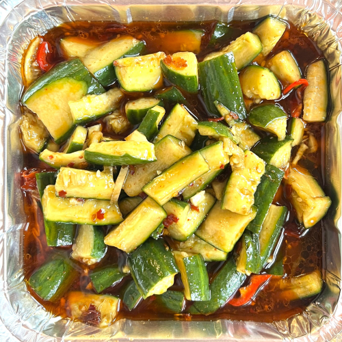 Zerdrückte Gurken mit Knoblauch
