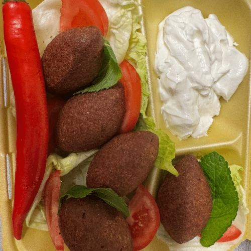 Gebratener Kibbeh Teller