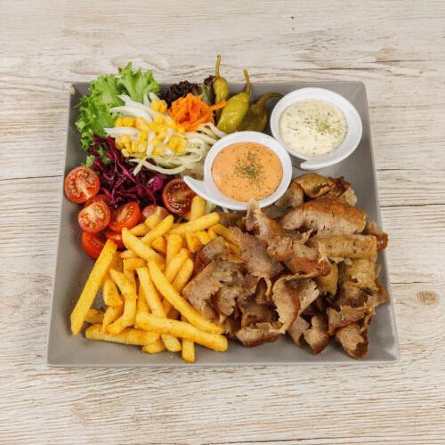 Grillfleisch-Teller mit Fleisch, Salat & Beilage