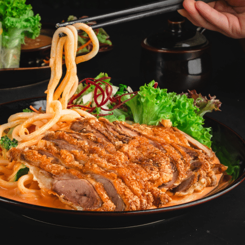 Red Curry Udon mit knuspriger Ente