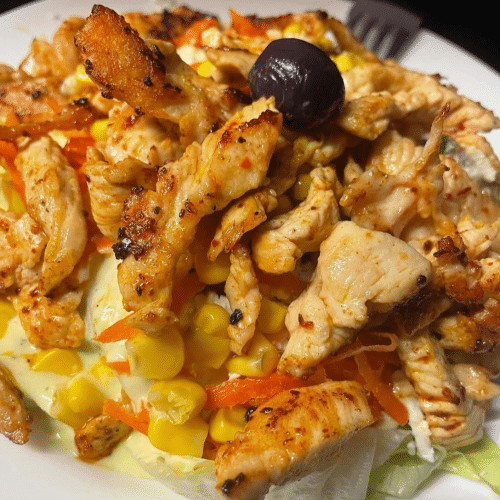 Gemischter Salat mit gebratenen Putenstreifen,