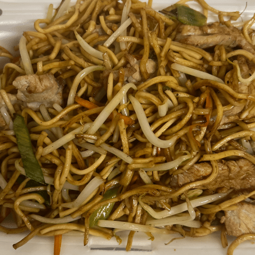 Gebratene Nudeln mit Schweinefleisch