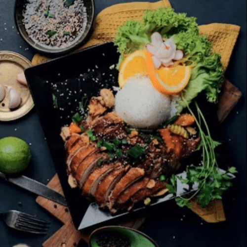 Knusprige Ente mit Erdnusssauce