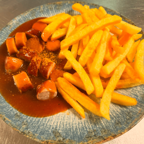 Currywurst mit Pommes frites