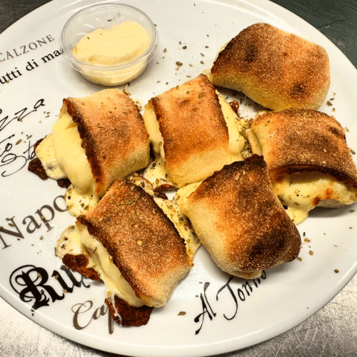 Gefüllte Pizzabrötchen mit Käse (6 Stück)