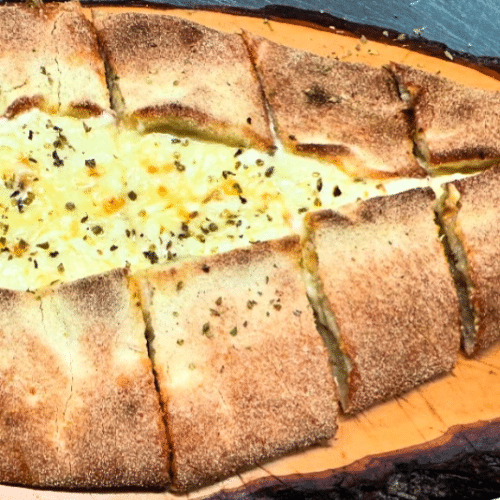 Pide mit Weichkäse