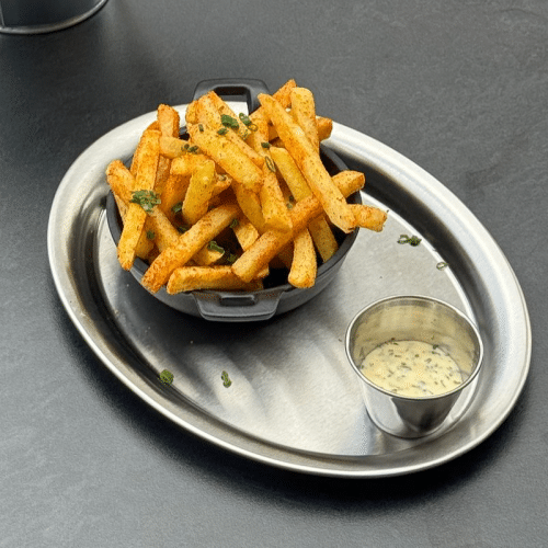Cajun Pommes mit hausgemachtem Aioli
