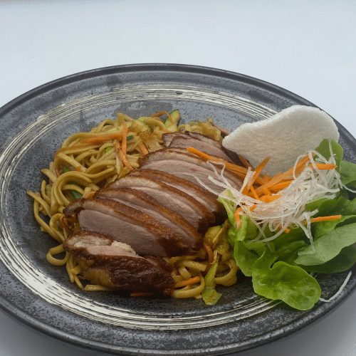 Yakisobi Nudeln - Knusprige Entenbrust mit Erdnusssauce