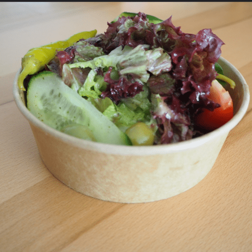 Gemischter Salat mit Granatapfel-Dressing