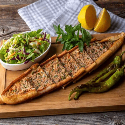 Pide mit Hackfleisch