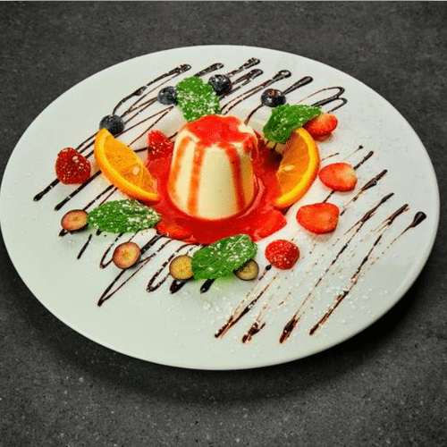 Panna Cotta auf Erdbeersauce