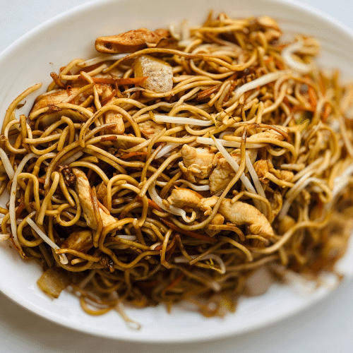 Gebratene Nudeln mit Hühnerfleisch,