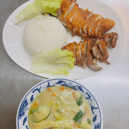 Knusprige Ente mit grünem Thai Curry (leicht scharf)