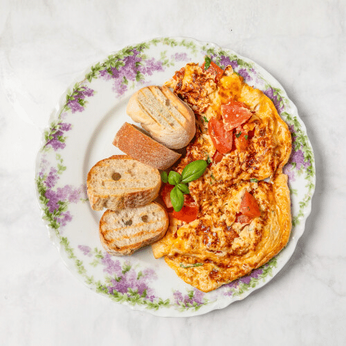 Omelette mit Tomaten und Rucola