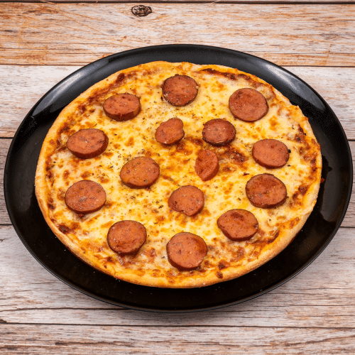 Pizza mit Sucuk und Knoblauchwurst