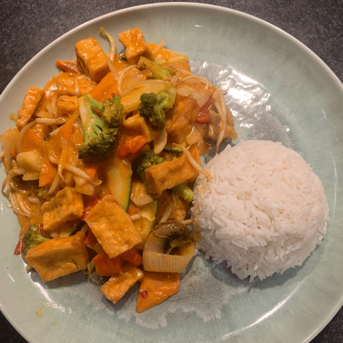 Tofu mit rotem Thai Curry (scharf)