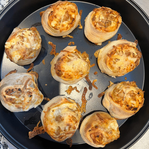 Gefülltes Pizzabrötchen 8 Stück mit Thunfisch